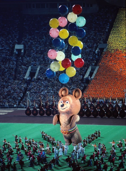 «У нас будет нормальный мишка вместо неваляшки»: российские олимпийцы вернули себе талисман 1980 года