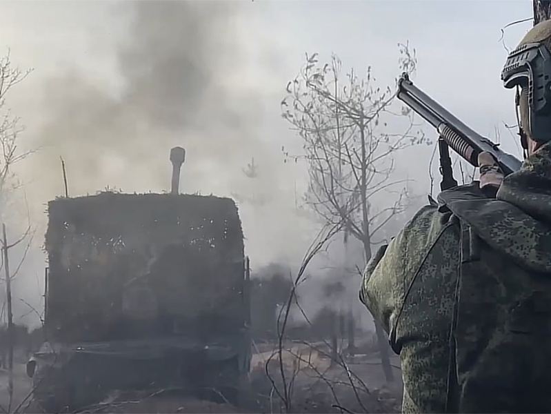 Удары по боевикам ВСУ при попытке прорваться в Купянск сняли на видео