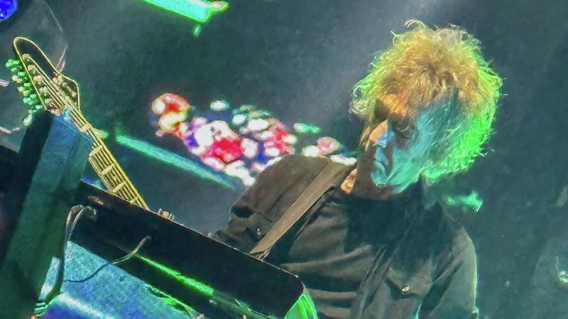 Умер гитарист и клавишник рок-группы The Cure Перри Бэмоунт