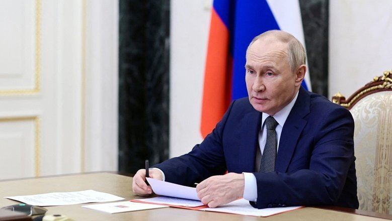 В сети появились первые кадры посещения Путиным одного из командных пунктов