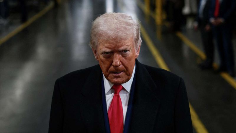 Более половины американцев обвиняют Трампа в превышении полномочий