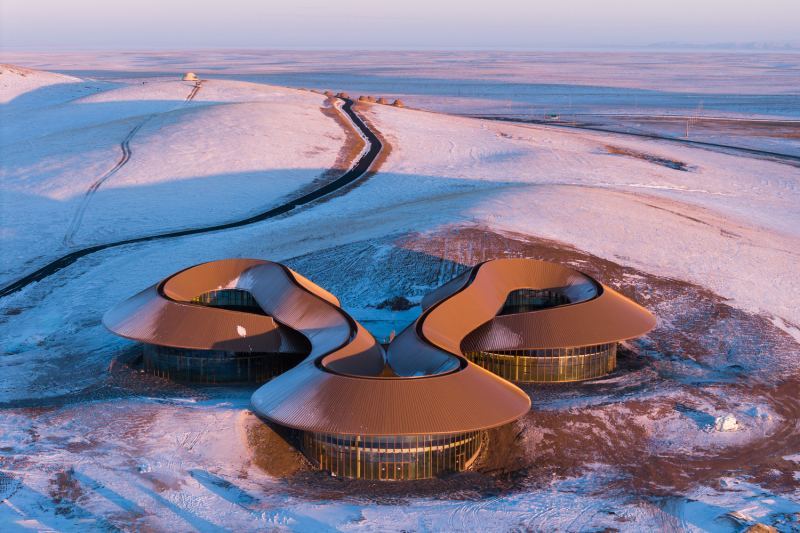 Центр для посетителей "Вулкан-Ин" в степи Силингол, Китай