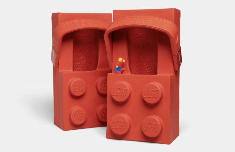 Crocs выпустили сабо в виде гигантских кубиков Lego