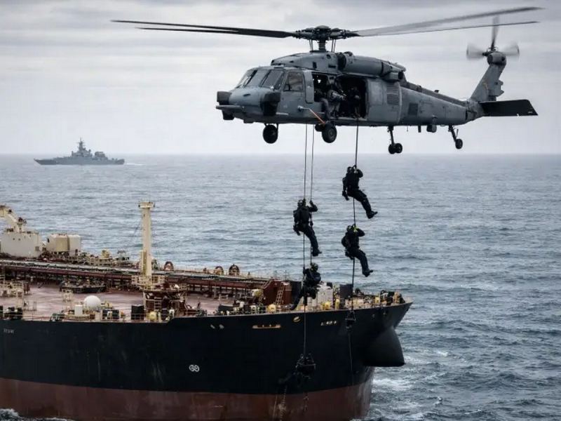 «Это уже пиратство»: впервые в истории США за сутки силой захватили два танкера под флагом РФ