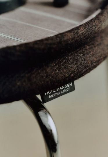 Fritz Hansen представил коллаборацию с брендом одежды Another Aspect