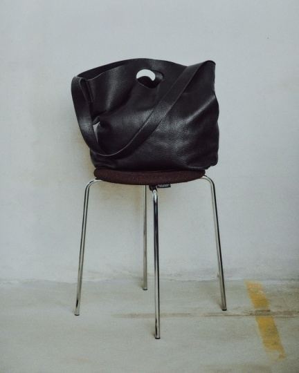 Fritz Hansen представил коллаборацию с брендом одежды Another Aspect