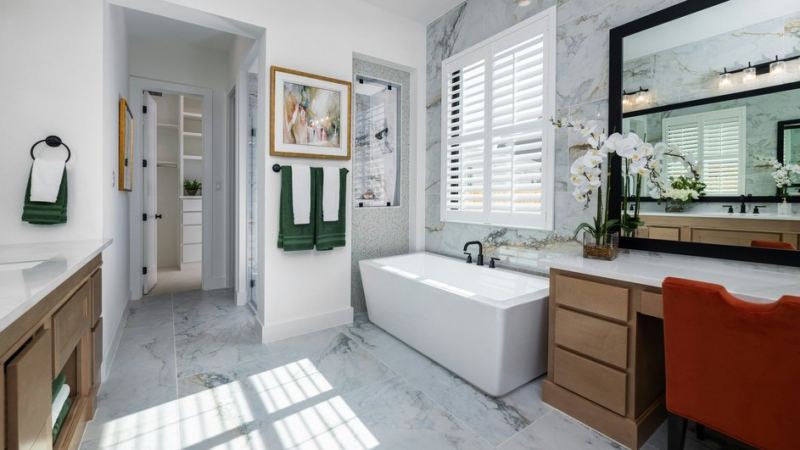 Ванная комнате часто бывает захламлена вещами, которые давно пора выбросить