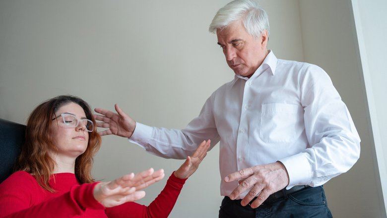 Гипнолог Кузнецов заявил, что воздействовать на человека против его воли нельзя