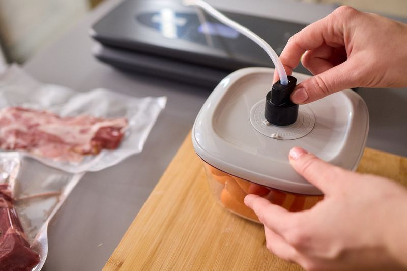 Как пользоваться вакууматором: полезная инструкция для бытового прибора