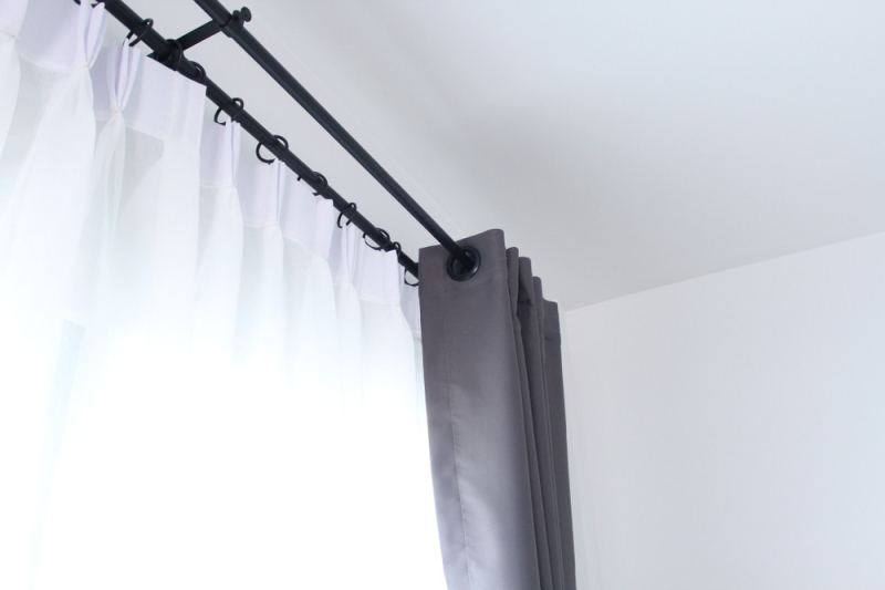 Карнизы для штор-2026: обзор видов, тренды и идеи для разных стилей (85 фото)