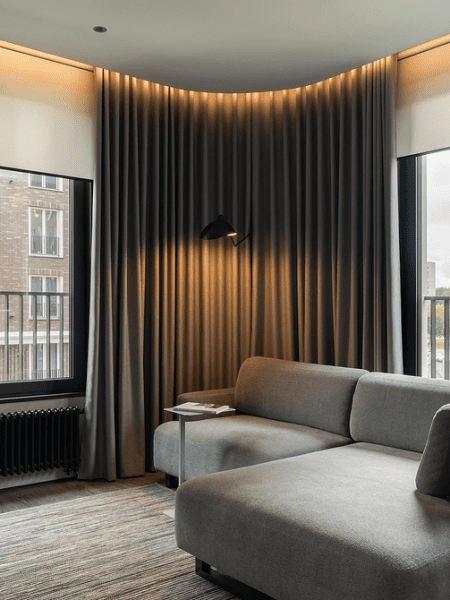 Карнизы для штор-2026: обзор видов, тренды и идеи для разных стилей (85 фото)