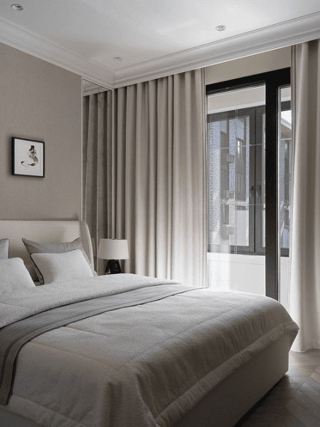 Карнизы для штор-2026: обзор видов, тренды и идеи для разных стилей (85 фото)