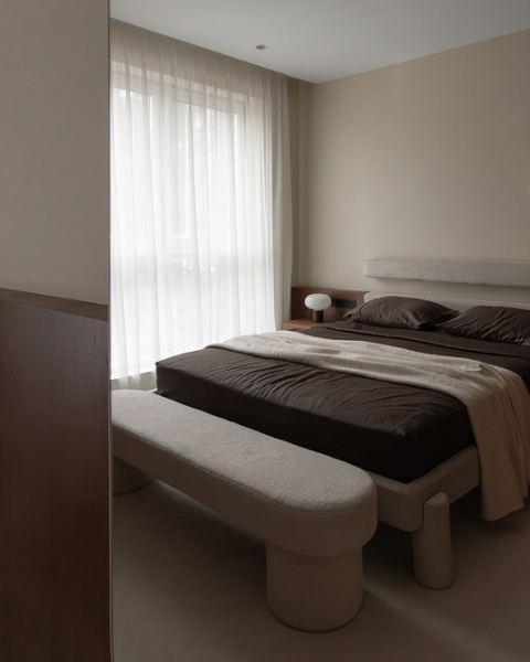 Карнизы для штор-2026: обзор видов, тренды и идеи для разных стилей (85 фото)