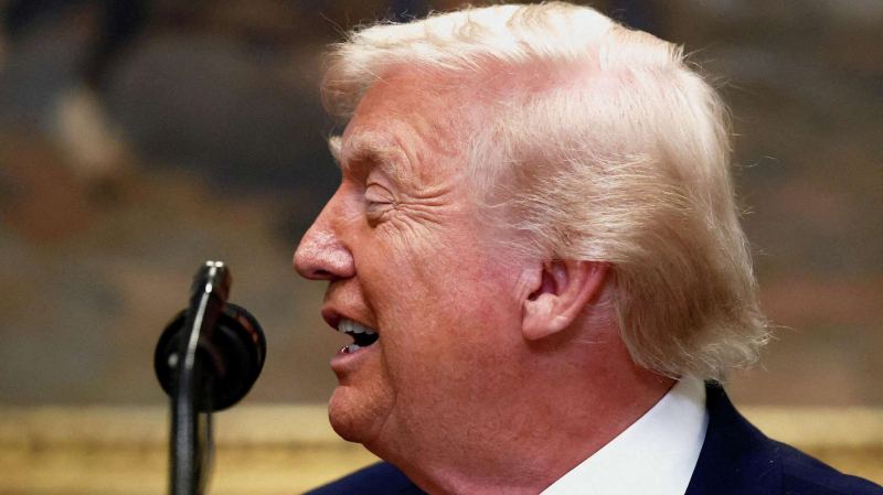 Медленно моргал: Трамп отрицает, что засыпал на публичных мероприятиях