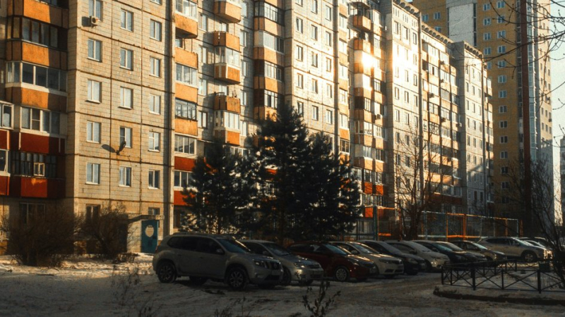 Многоквартирный дом, в котором в Госдуме предлагают выделять квартиры бесплатно