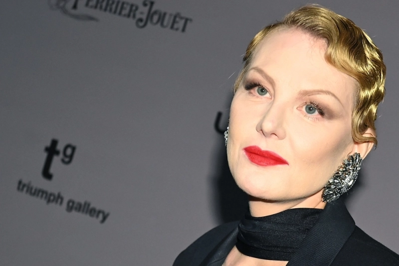 Подачки вместо концертов: зависшие на Западе знаменитости мечтают сбежать обратно в Россию