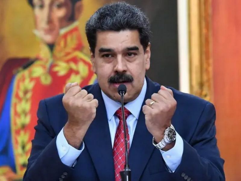 Появилось фото захваченного Мадуро на на корабле ВМС США