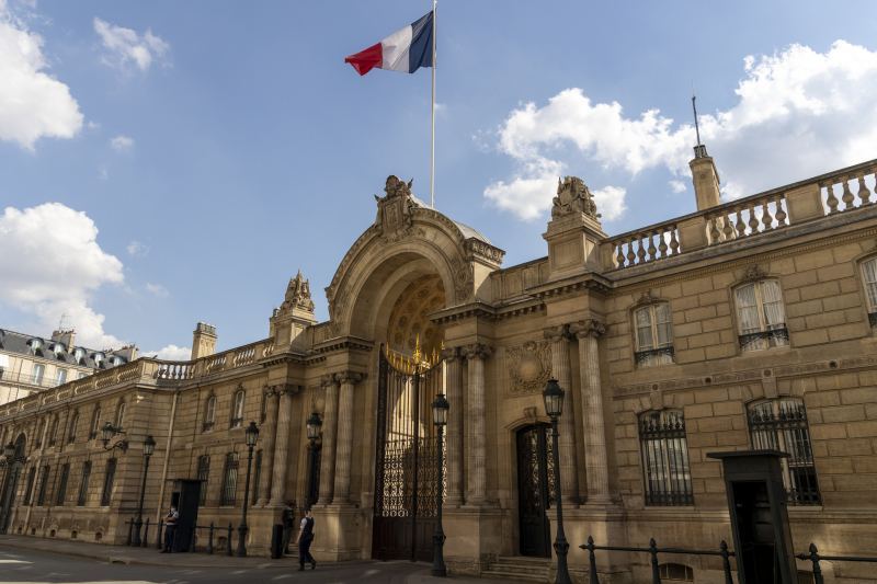 «Попытка догнать давно ушедший поезд»: что стоит за риторикой Макрона о сдвиге мира в сторону отказа от правил