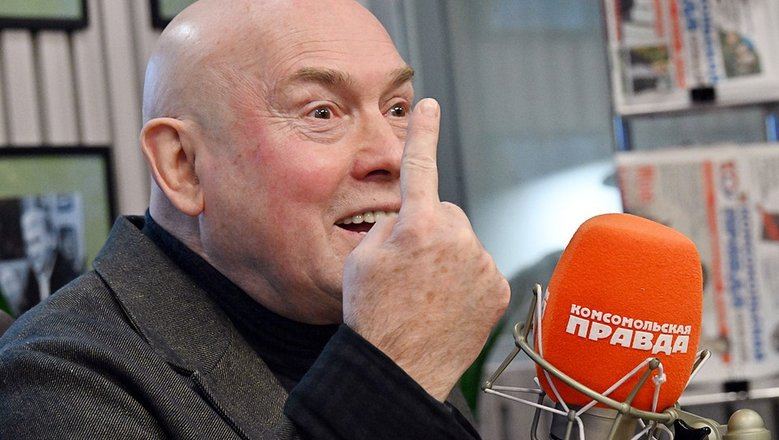 «Пропадите вы все пропадом!»: Сухоруков объяснил уход из театра Моссовета