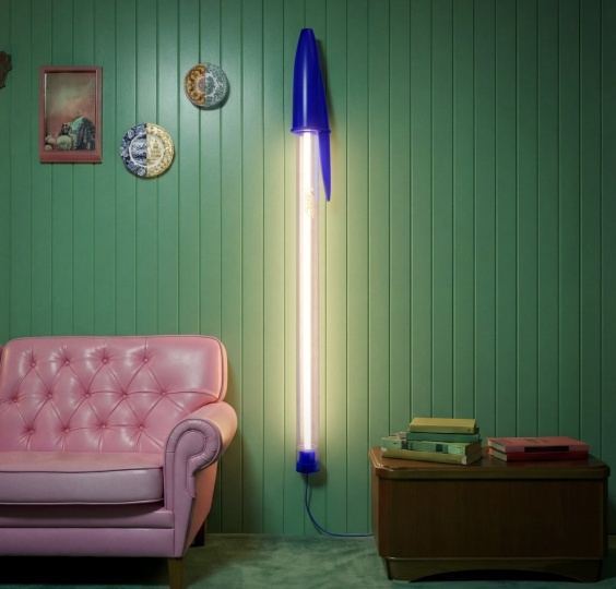 Seletti показал светильник в виде гигантской шариковой ручки