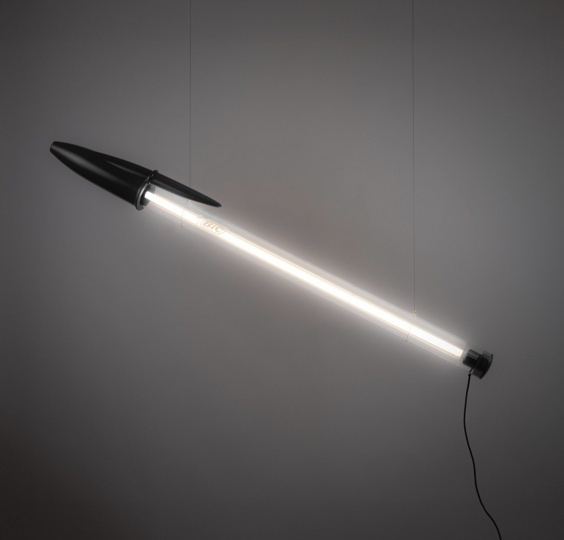 Seletti показал светильник в виде гигантской шариковой ручки