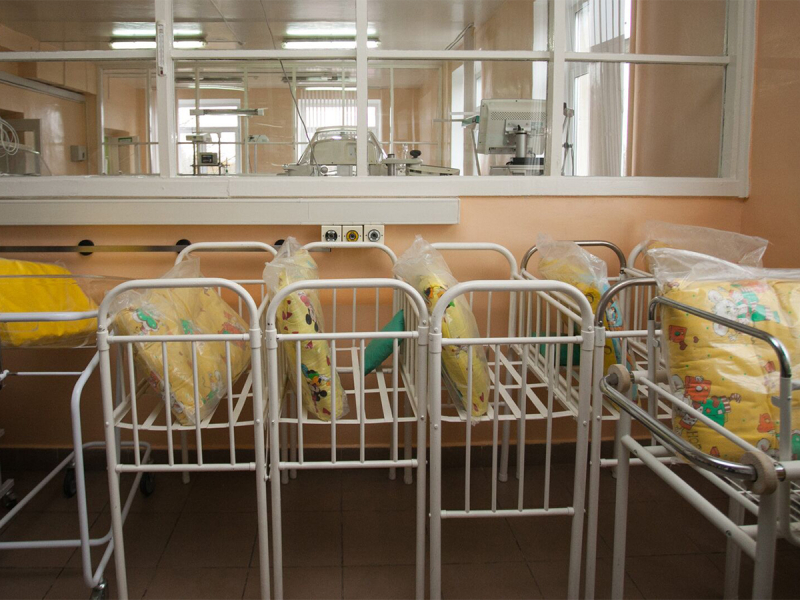 СМИ: у одной из женщин, ребенок которой умер в роддоме Новокузнецка, была пятая попытка ЭКО