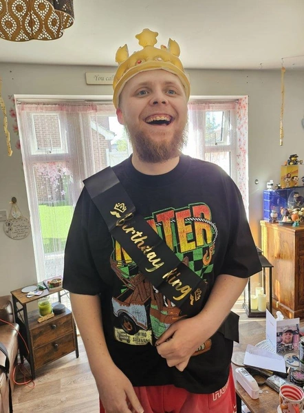 Смотрел в пустоту застывшим взглядом: умерший от деменции 24-летний британец пожертвовал мозг науке