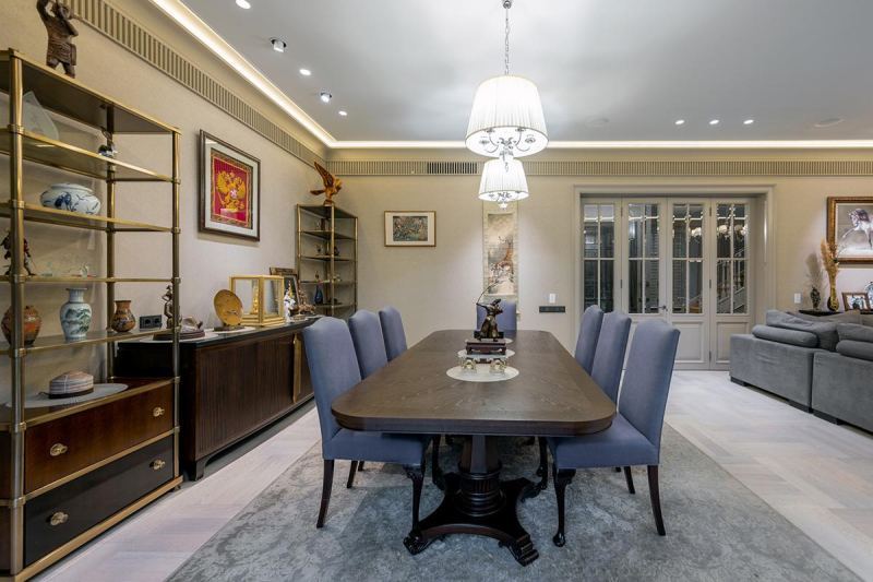 Стивен Сигал выставил на продажу свою элитную резиденцию на Рублевке