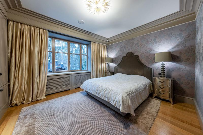 Стивен Сигал выставил на продажу свою элитную резиденцию на Рублевке