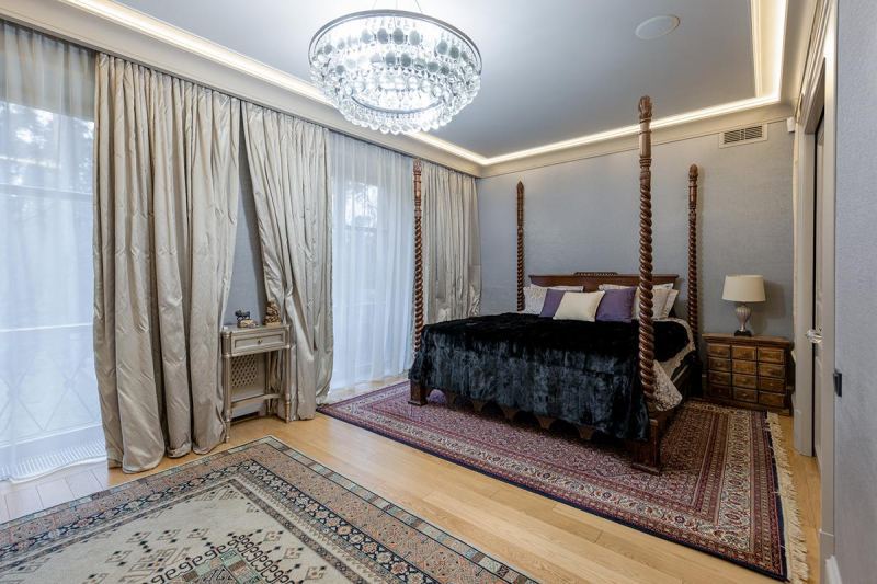 Стивен Сигал выставил на продажу свою элитную резиденцию на Рублевке