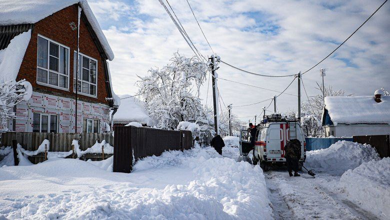 В двух районах Кубани ввели режим ЧС из-за снегопада