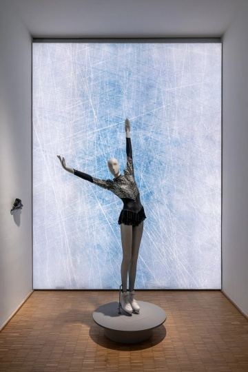 В Музее Триеннале показывают зимние виды спорта через призму дизайна