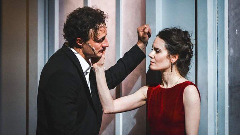 Ваш № 13: Машков в британском парламенте и Каренина в ресторане