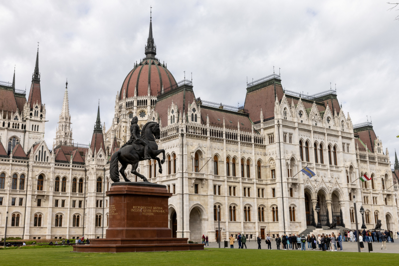 «Выступает против русофобской одержимости»: каковы шансы партии Орбана на победу в парламентских выборах в Венгрии