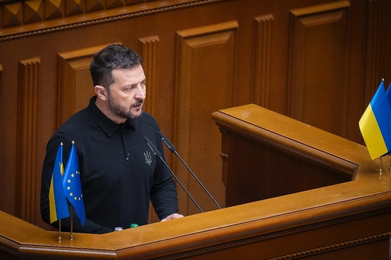 Зеленский внёс в Раду законопроект о продлении военного положения