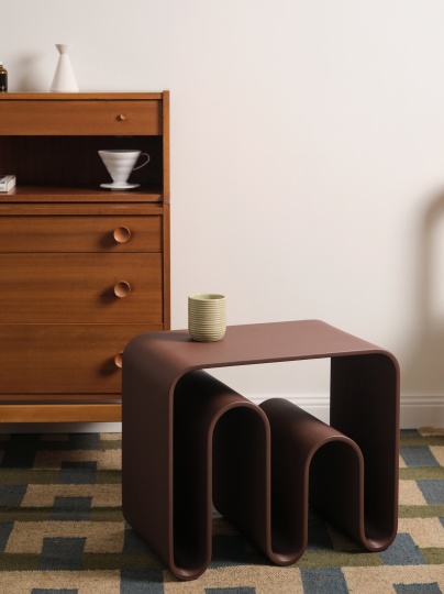 Eburet выпустил свой флагманский табурет в шоколадном оттенке