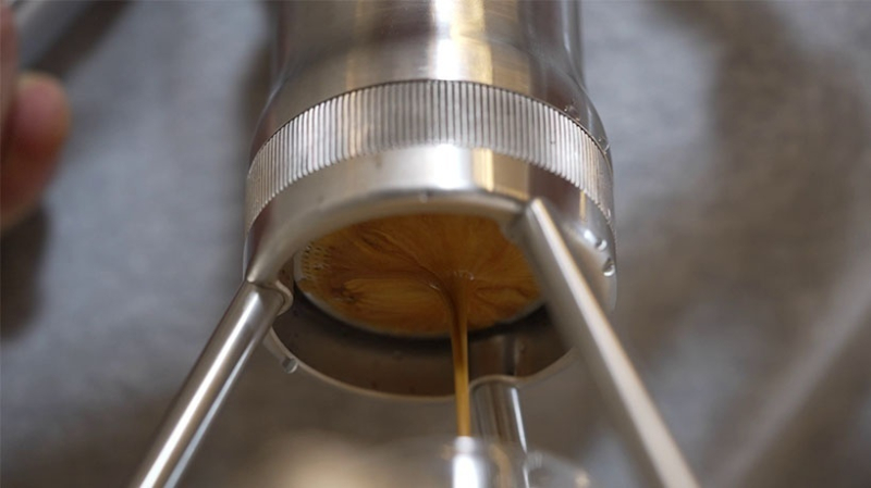 Эспрессо-машина Leverpresso Orbit позволяет готовить кофе без электричества