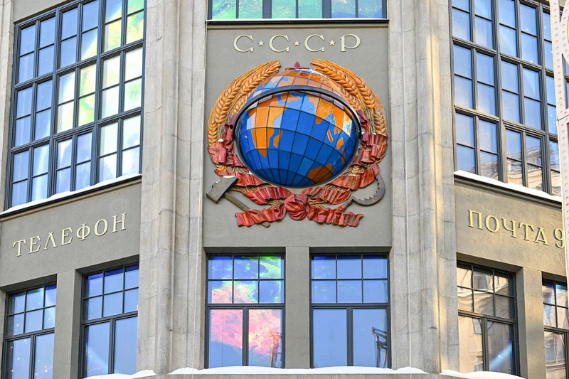 Глобус завращался: завершена реставрация фасадов Центрального