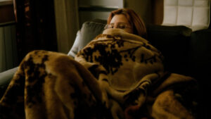 Как постирать плед так, чтобы не потерял мягкость и форму: лайфхаки по уходу за домашним текстилем