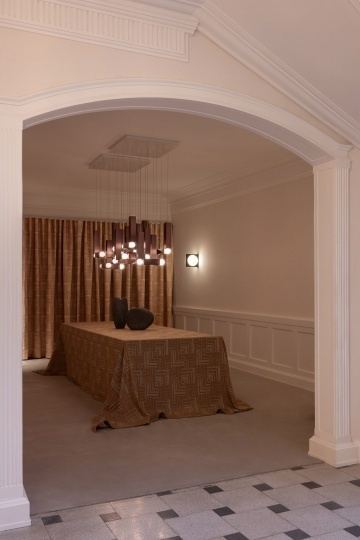 Ли Брум представил инсталляцию в шоуруме Diez Company в Мехико