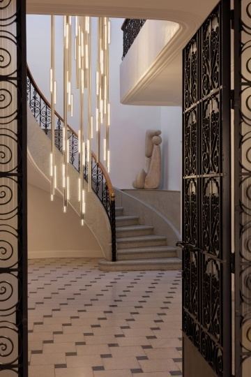 Ли Брум представил инсталляцию в шоуруме Diez Company в Мехико