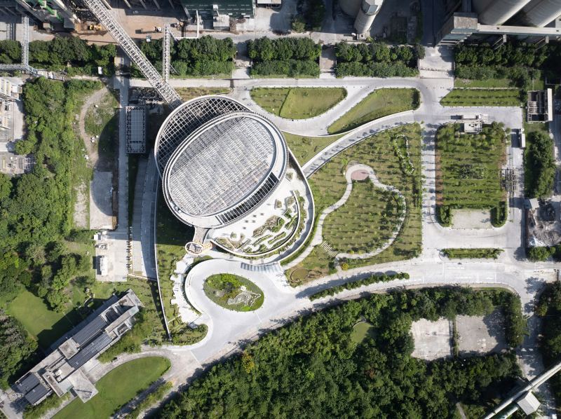 Мусоросжигательный завод со спиралевидной террасой в Тайване