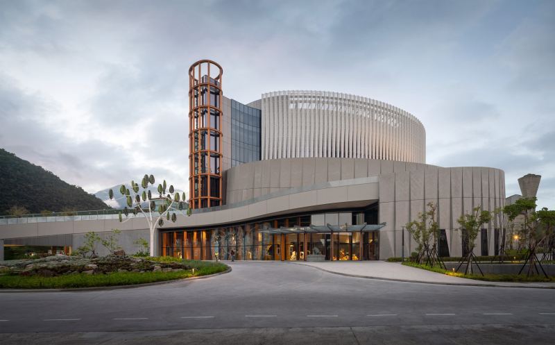 Мусоросжигательный завод со спиралевидной террасой в Тайване