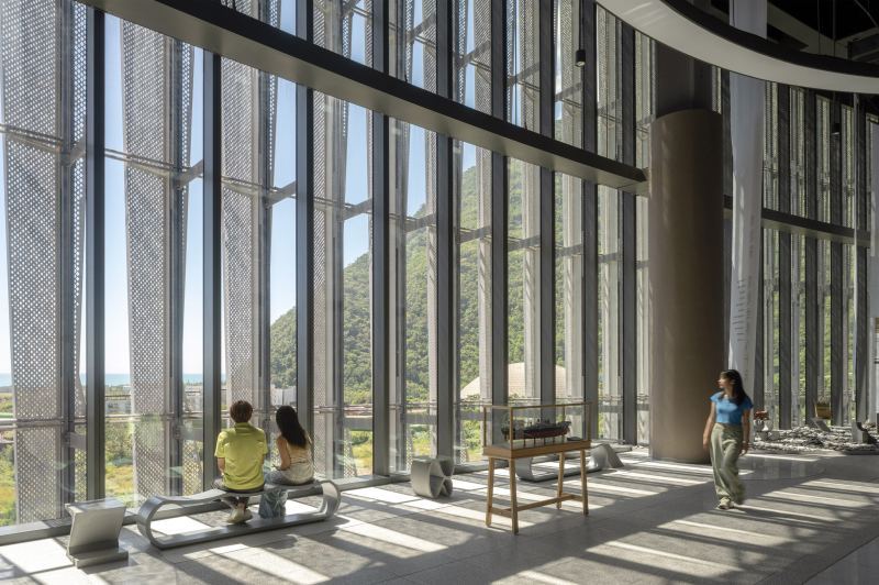 Мусоросжигательный завод со спиралевидной террасой в Тайване