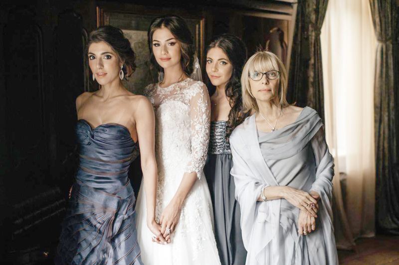 «Никогда не играла на публику»: Анна Нахапетова — о своей маме Вере Глаголевой