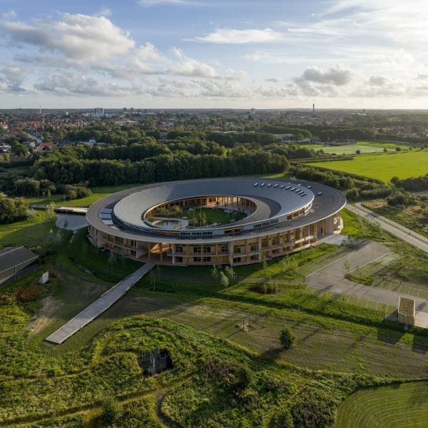 Завершено строительство Колледжа ремёсел в Хернинге, Дания