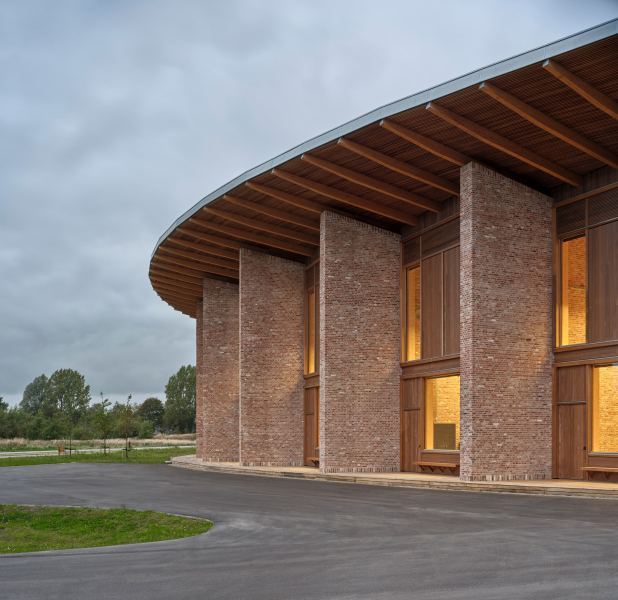 Завершено строительство Колледжа ремёсел в Хернинге, Дания