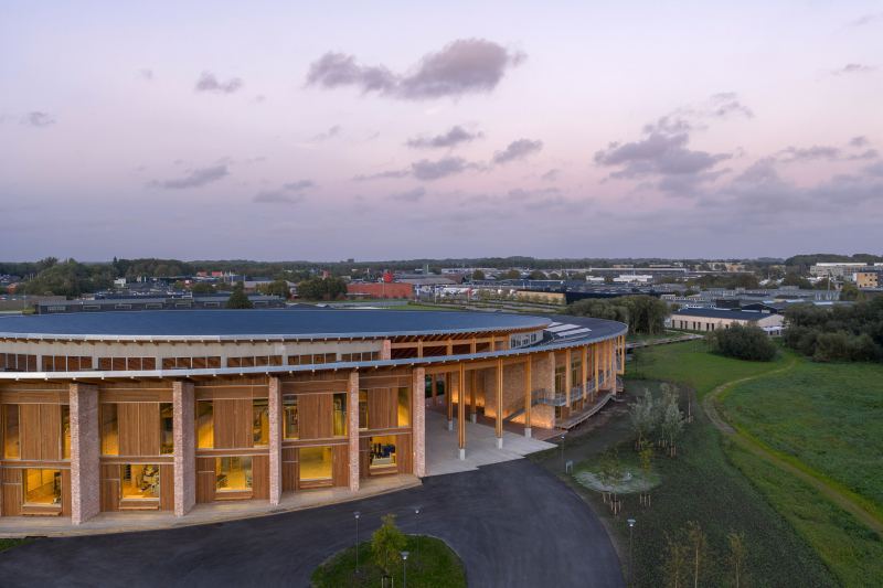 Завершено строительство Колледжа ремёсел в Хернинге, Дания