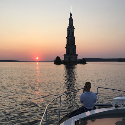 Тур по Волге на катере