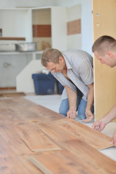 Стяжка пола в новостройке под ламинат своими руками